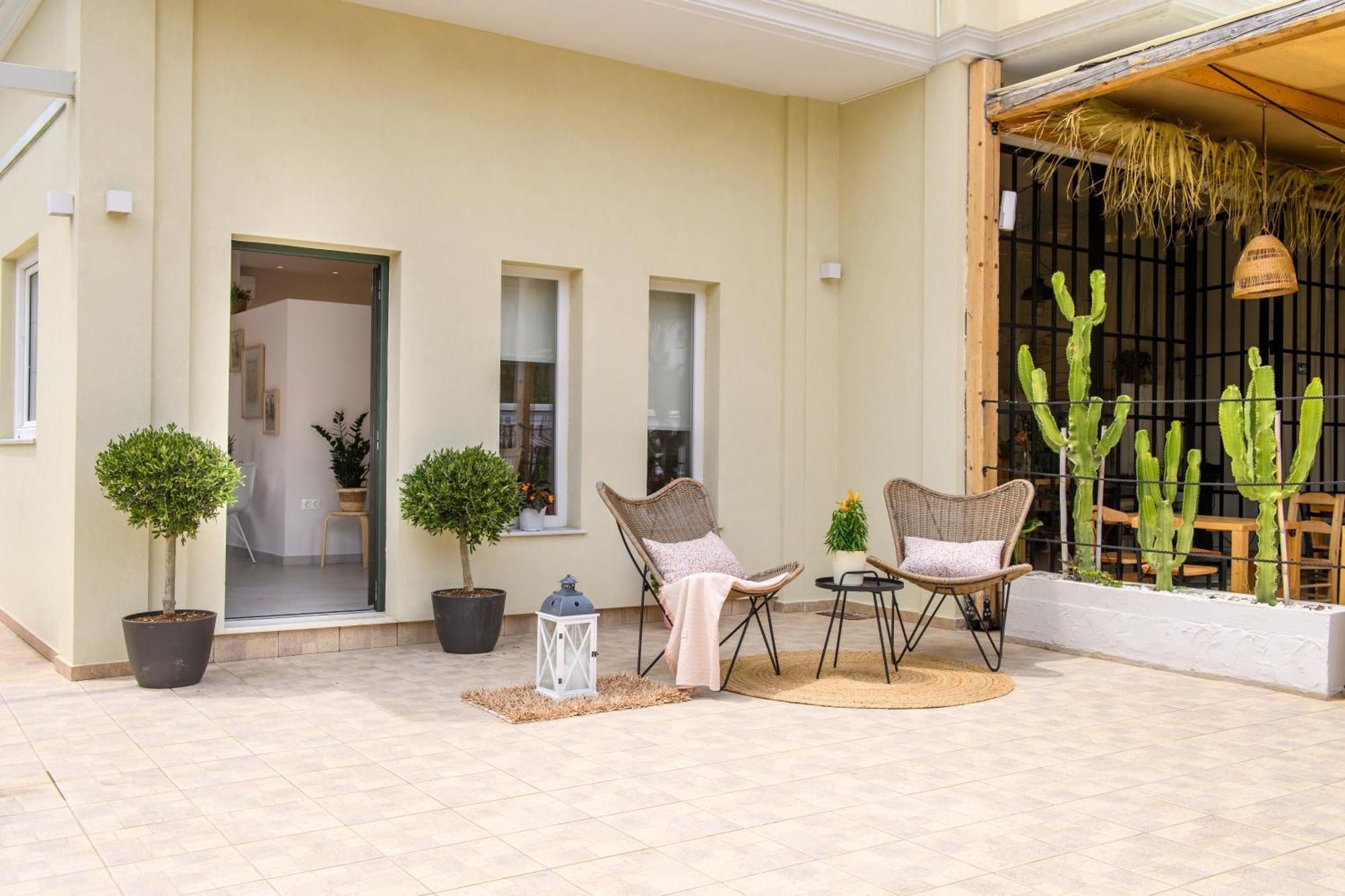 Korina Apart Hotel Kavos Bagian luar foto
