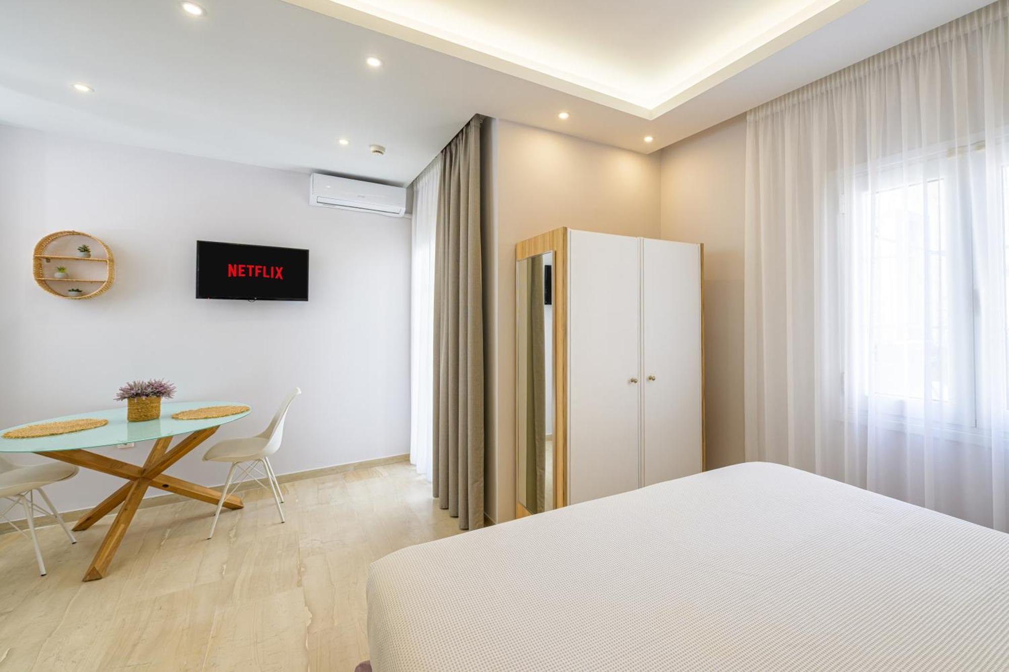 Korina Apart Hotel Kavos Bagian luar foto